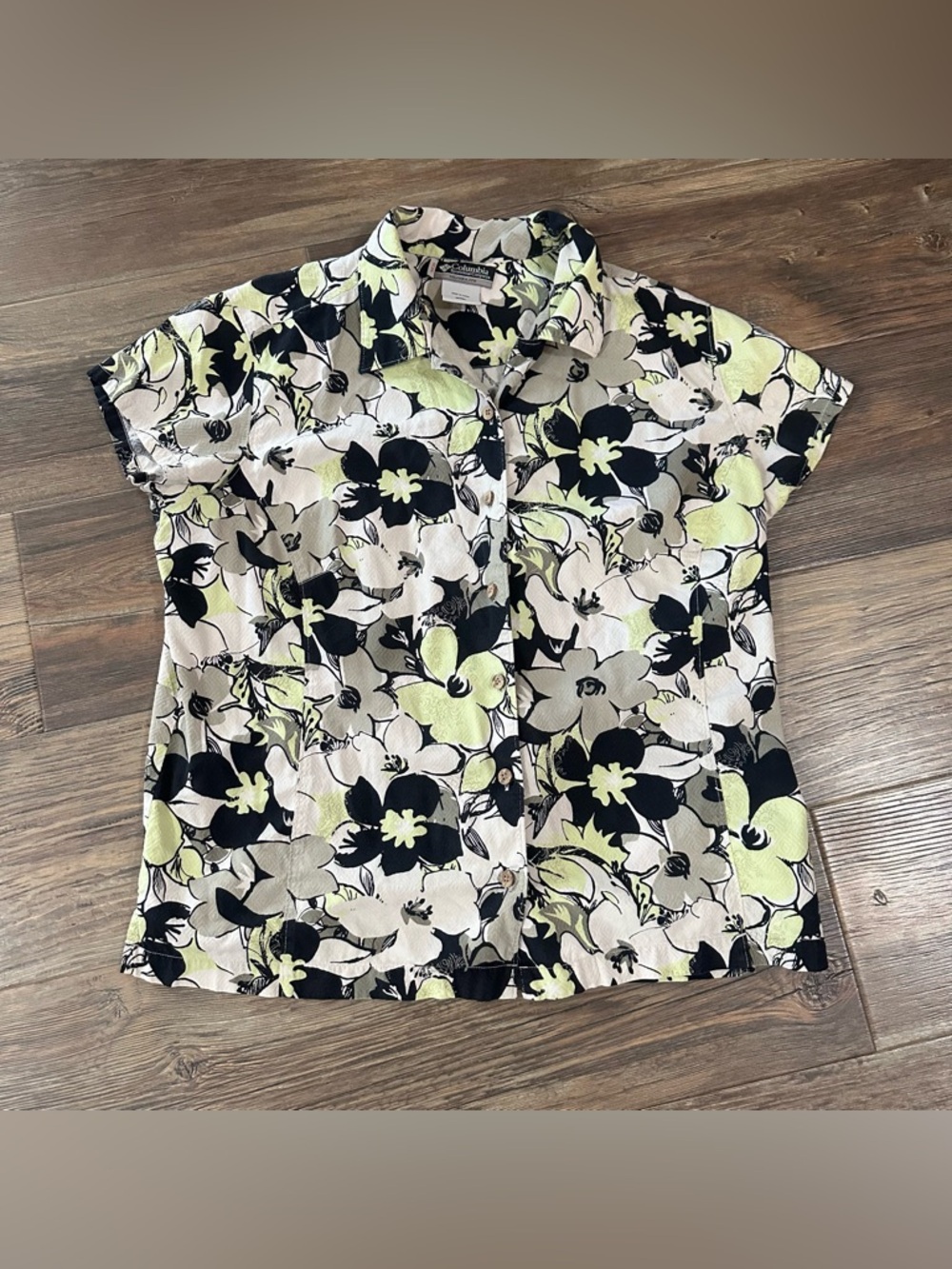 Columbia XCO floral short sleeve women’s XL button up shirt green black flower